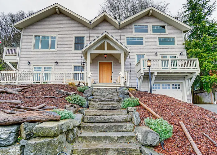 Luxury Vashon Vacation Rental W/ Beach Access!