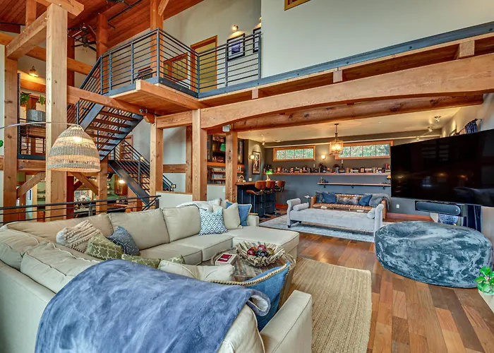 Luxury Vashon Vacation Rental W/ Beach Access!