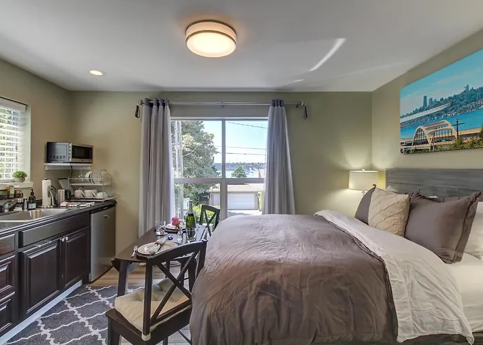 Blue Angels Room Mercer Island